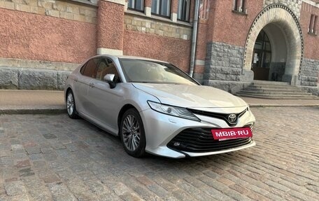 Toyota Camry, 2019 год, 2 800 000 рублей, 10 фотография