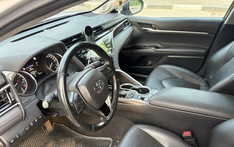 Toyota Camry, 2019 год, 2 800 000 рублей, 16 фотография