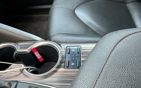 Toyota Camry, 2019 год, 2 800 000 рублей, 19 фотография