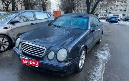 Mercedes-Benz CLK-Класс, 2000 год, 450 000 рублей, 28 фотография