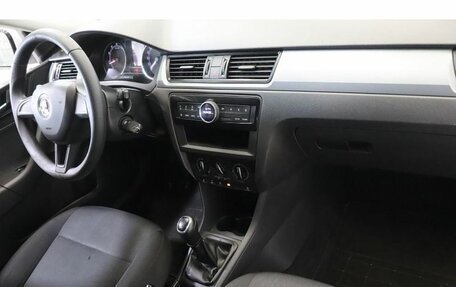 Skoda Rapid I, 2017 год, 816 000 рублей, 5 фотография