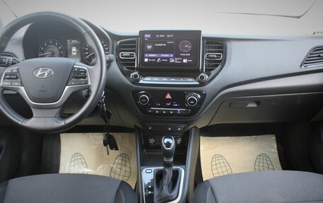 Hyundai Solaris II рестайлинг, 2021 год, 1 629 000 рублей, 16 фотография