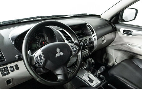 Mitsubishi Pajero Sport II рестайлинг, 2011 год, 1 299 777 рублей, 11 фотография