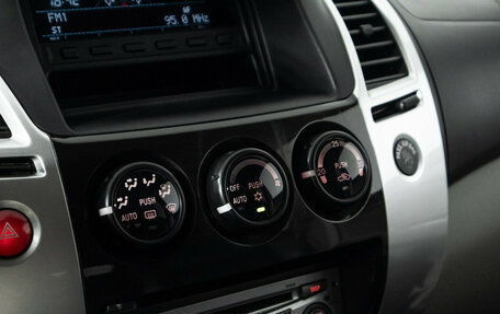 Mitsubishi Pajero Sport II рестайлинг, 2011 год, 1 299 777 рублей, 18 фотография