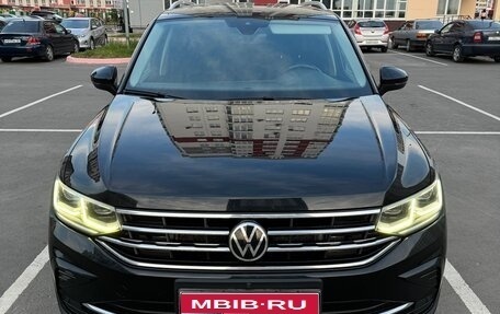 Volkswagen Tiguan II, 2021 год, 3 230 000 рублей, 1 фотография