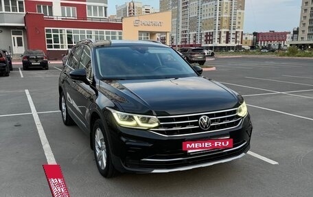 Volkswagen Tiguan II, 2021 год, 3 230 000 рублей, 3 фотография