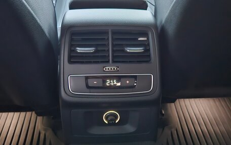 Audi A4, 2016 год, 2 200 000 рублей, 17 фотография