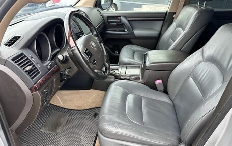 Toyota Land Cruiser 200, 2008 год, 2 600 000 рублей, 10 фотография