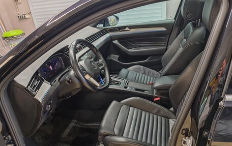 Volkswagen Passat B8 рестайлинг, 2019 год, 2 950 000 рублей, 10 фотография