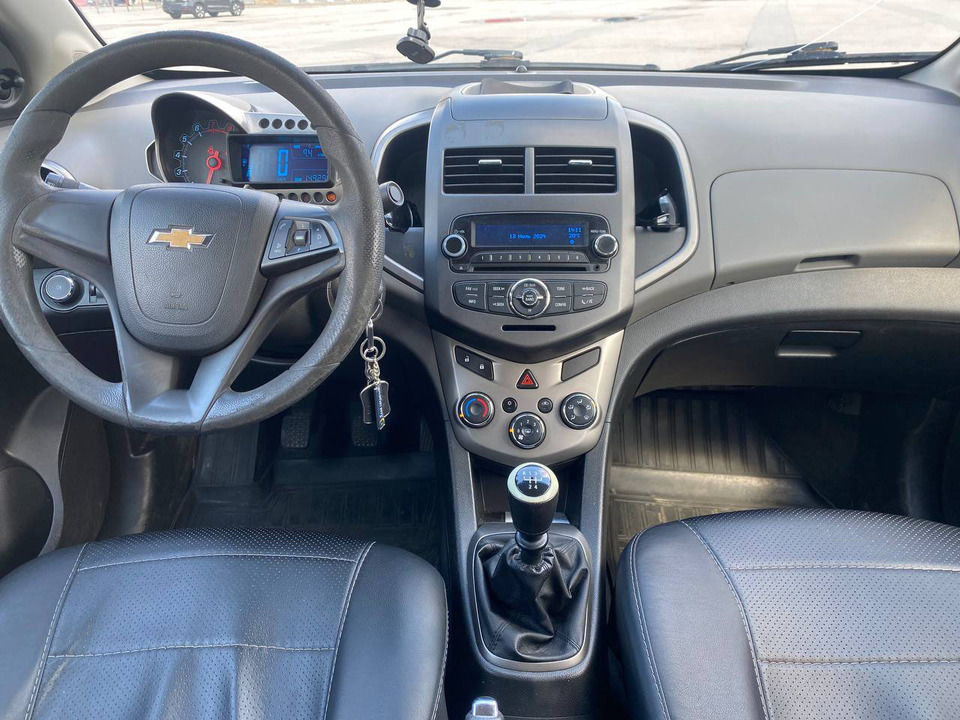 Chevrolet Aveo T300, 2013 год, 570 000 рублей, 1 фотография
