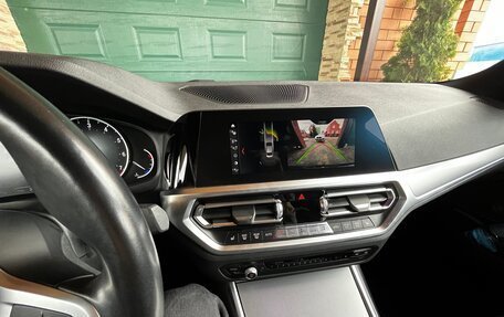 BMW 3 серия, 2019 год, 3 750 000 рублей, 14 фотография