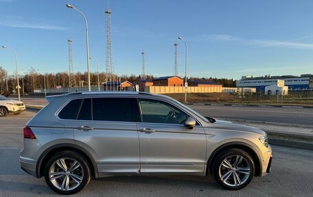 Volkswagen Tiguan II, 2018 год, 2 280 000 рублей, 2 фотография