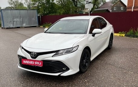 Toyota Camry, 2018 год, 2 200 000 рублей, 3 фотография
