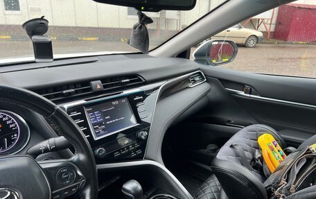 Toyota Camry, 2018 год, 2 200 000 рублей, 13 фотография