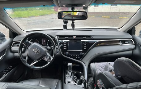 Toyota Camry, 2018 год, 2 200 000 рублей, 11 фотография