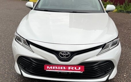 Toyota Camry, 2018 год, 2 200 000 рублей, 9 фотография