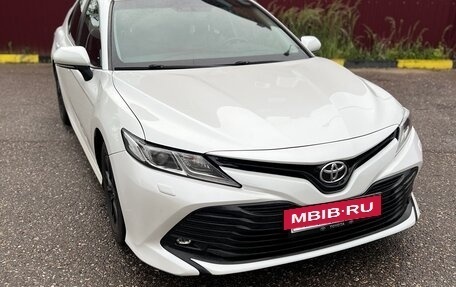 Toyota Camry, 2018 год, 2 200 000 рублей, 10 фотография