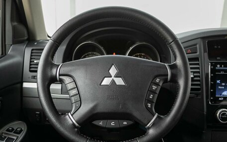 Mitsubishi Pajero IV, 2014 год, 2 899 000 рублей, 14 фотография
