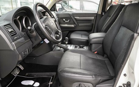 Mitsubishi Pajero IV, 2014 год, 2 899 000 рублей, 9 фотография
