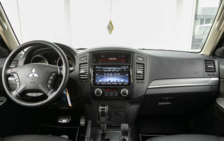 Mitsubishi Pajero IV, 2014 год, 2 899 000 рублей, 15 фотография