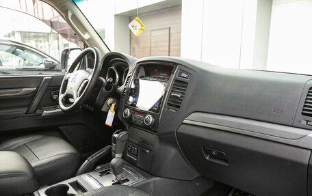 Mitsubishi Pajero IV, 2014 год, 2 899 000 рублей, 19 фотография