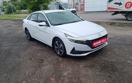 Hyundai Elantra, 2022 год, 2 800 000 рублей, 8 фотография
