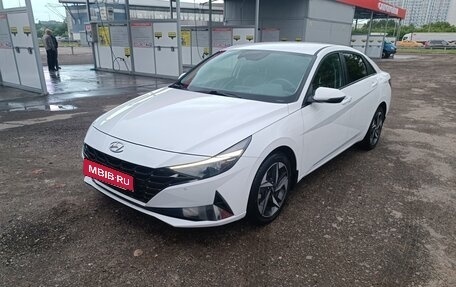 Hyundai Elantra, 2022 год, 2 800 000 рублей, 2 фотография
