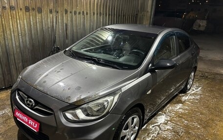 Hyundai Solaris II рестайлинг, 2011 год, 505 000 рублей, 2 фотография