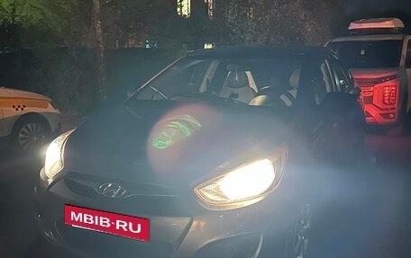 Hyundai Solaris II рестайлинг, 2011 год, 505 000 рублей, 12 фотография
