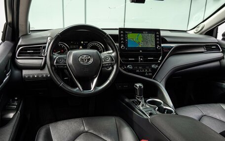 Toyota Camry, 2022 год, 3 300 000 рублей, 6 фотография
