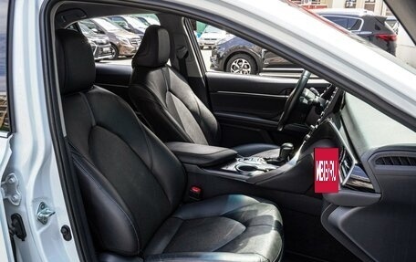 Toyota Camry, 2022 год, 3 300 000 рублей, 8 фотография