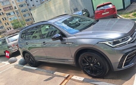 Volkswagen Tiguan II, 2022 год, 3 850 000 рублей, 1 фотография