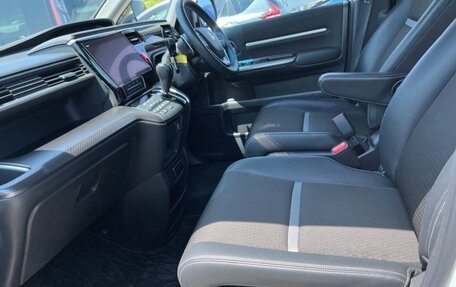 Honda Stepwgn IV, 2021 год, 3 370 000 рублей, 14 фотография