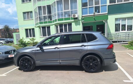 Volkswagen Tiguan II, 2022 год, 3 850 000 рублей, 2 фотография