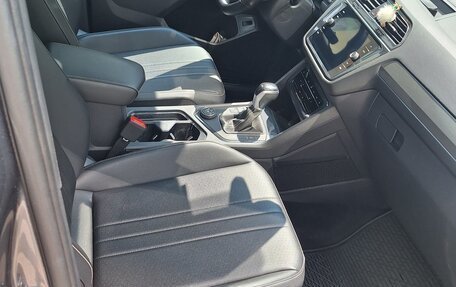 Volkswagen Tiguan II, 2022 год, 3 850 000 рублей, 6 фотография