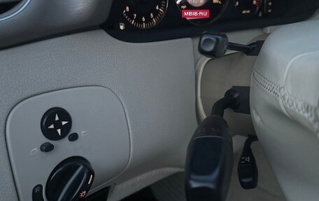 Mercedes-Benz CLK-Класс, 2004 год, 2 200 000 рублей, 14 фотография