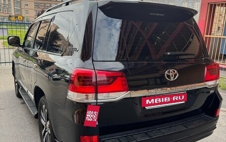 Toyota Land Cruiser 200, 2018 год, 7 700 000 рублей, 3 фотография