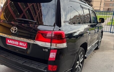 Toyota Land Cruiser 200, 2018 год, 7 700 000 рублей, 4 фотография
