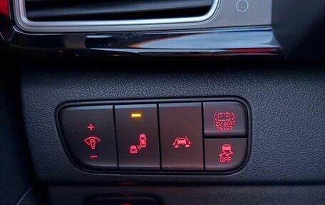 KIA Niro I, 2017 год, 1 700 000 рублей, 10 фотография