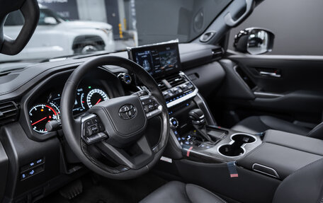 Toyota Land Cruiser, 2024 год, 11 900 000 рублей, 10 фотография
