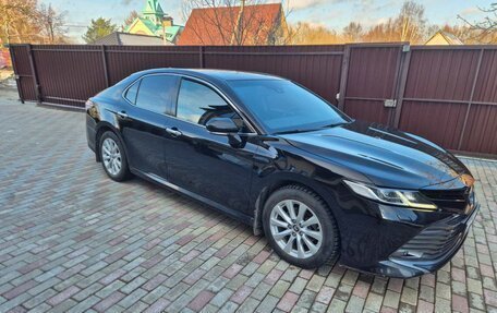 Toyota Camry, 2018 год, 2 500 000 рублей, 2 фотография