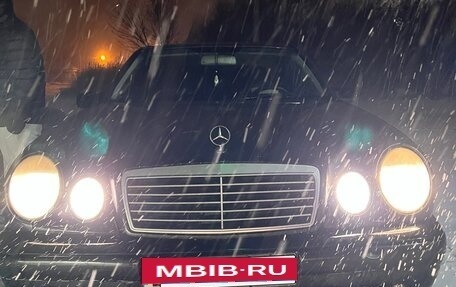 Mercedes-Benz E-Класс, 1998 год, 350 000 рублей, 3 фотография