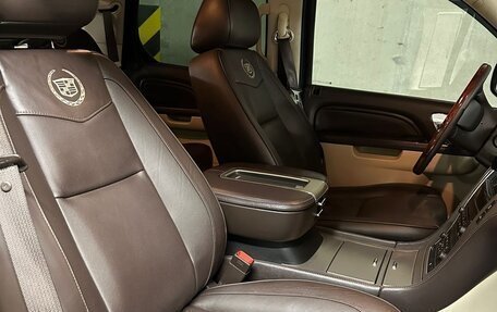 Cadillac Escalade III, 2011 год, 2 100 000 рублей, 12 фотография