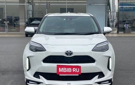Toyota Yaris Cross, 2022 год, 1 376 000 рублей, 2 фотография
