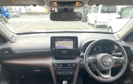 Toyota Yaris Cross, 2022 год, 1 376 000 рублей, 6 фотография