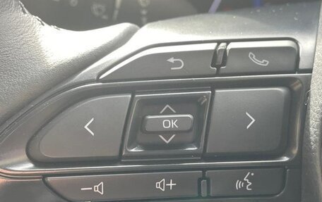 Toyota Yaris Cross, 2022 год, 1 376 000 рублей, 9 фотография