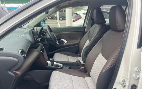 Toyota Yaris Cross, 2022 год, 1 376 000 рублей, 23 фотография