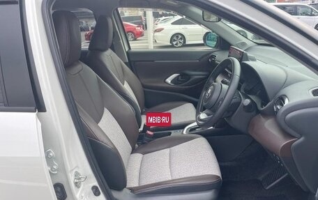 Toyota Yaris Cross, 2022 год, 1 376 000 рублей, 22 фотография