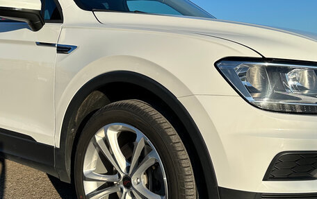 Volkswagen Tiguan II, 2019 год, 2 420 000 рублей, 2 фотография