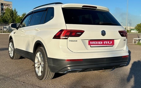 Volkswagen Tiguan II, 2019 год, 2 420 000 рублей, 4 фотография